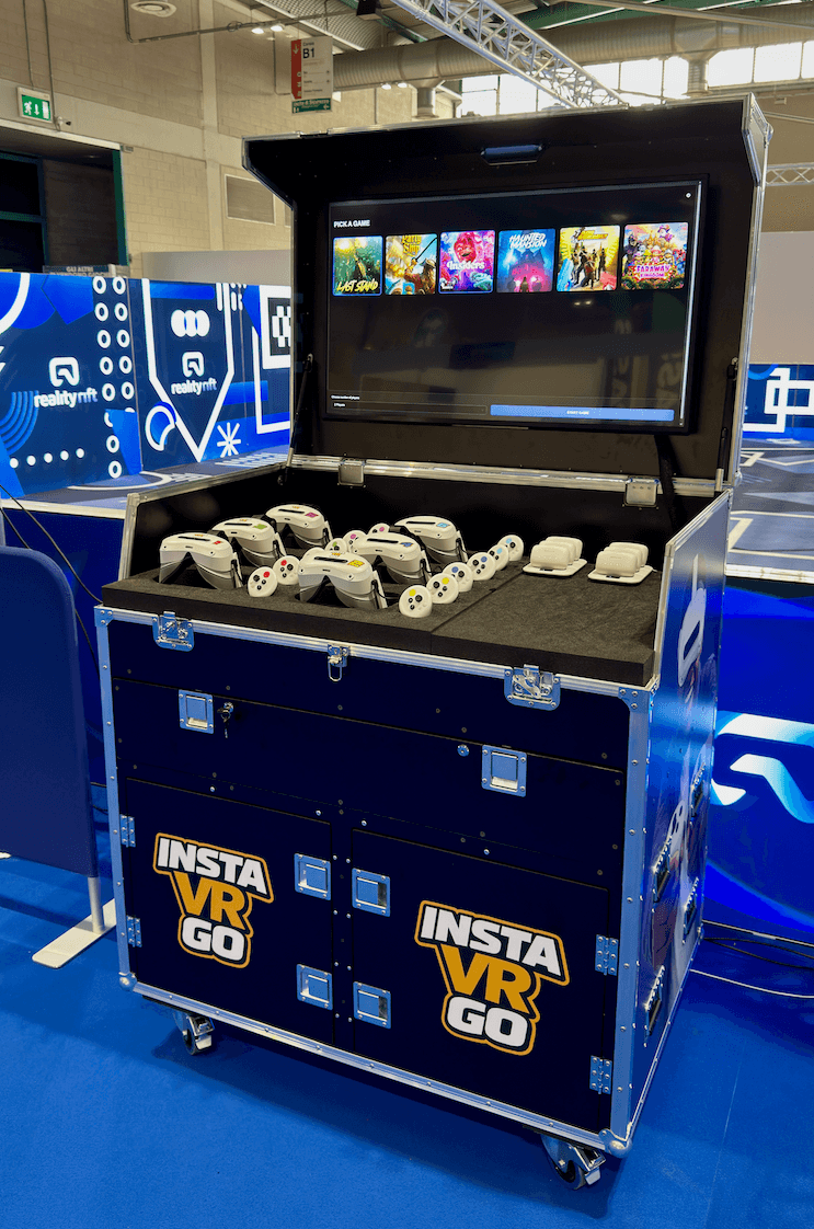 InstaVR GO portable VR station showing features